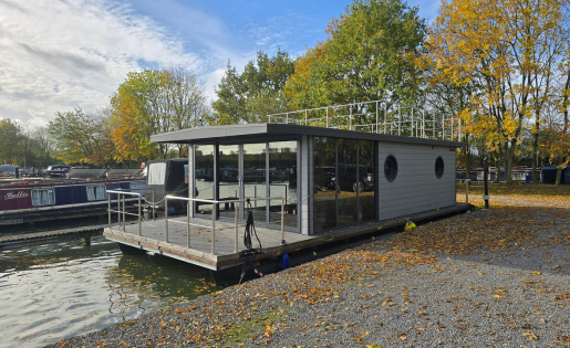 Oasis 5 Waterlodge At Crick Web